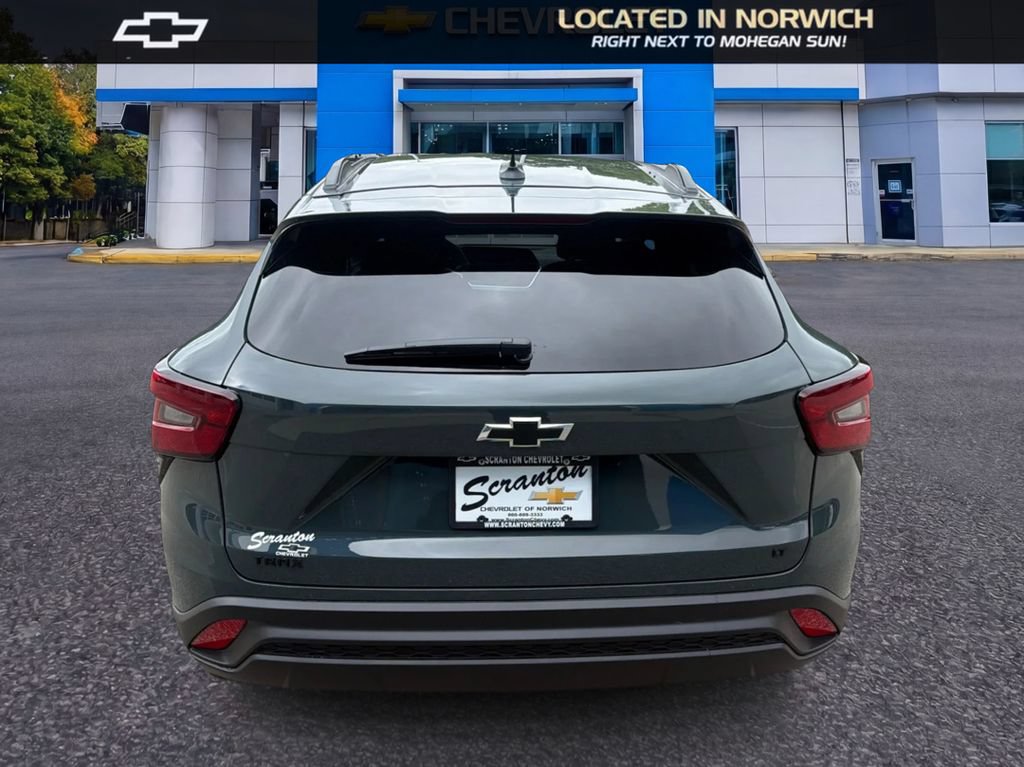 New 2026 Chevrolet Trax LT w/ Midnight Edition FWD image 6