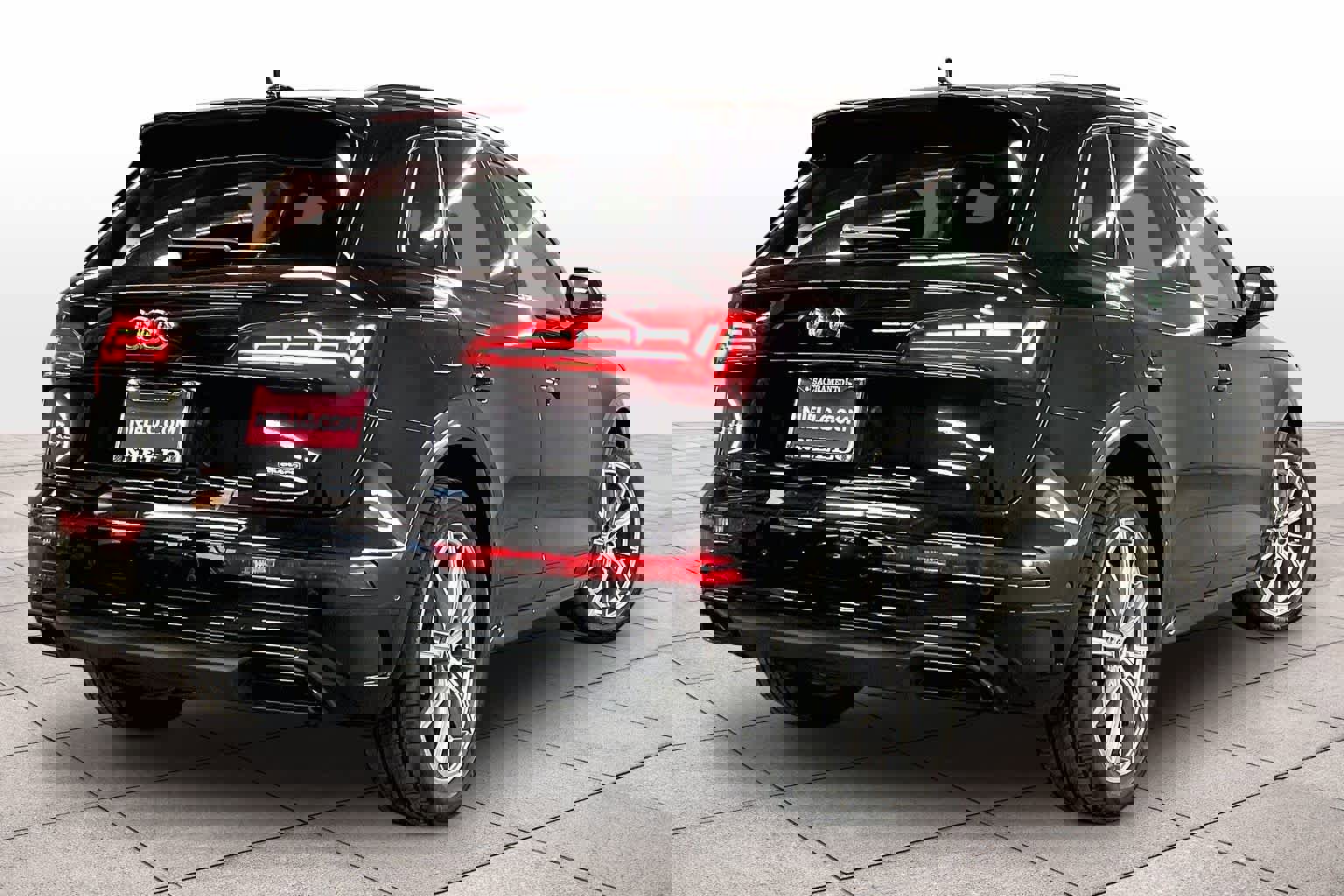 Used 2023 Audi Q5 e Prestige w/ Prestige Package image 14