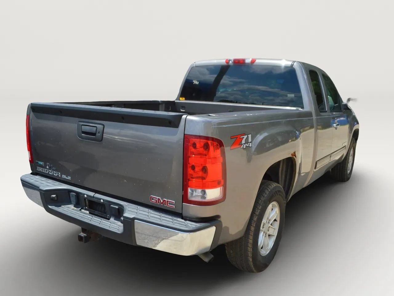 Used 2011 GMC Sierra 1500 SLE w/ Power Tech Package AWD/4WD image 8