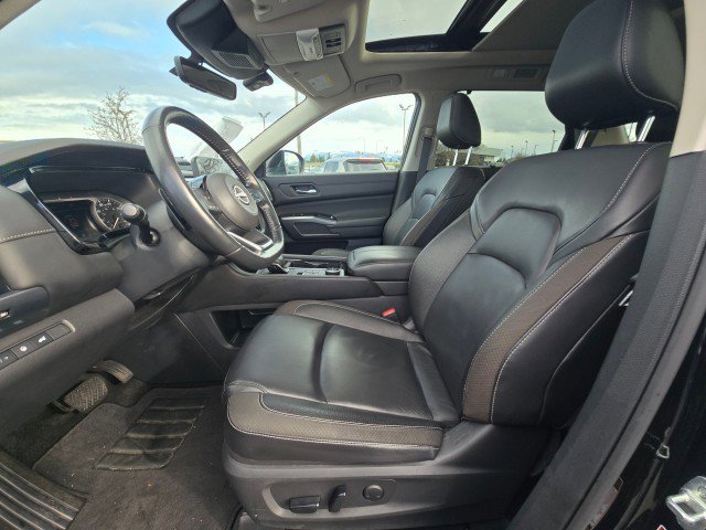 Used 2024 Nissan Pathfinder SL w/ SL Premium Package image 24