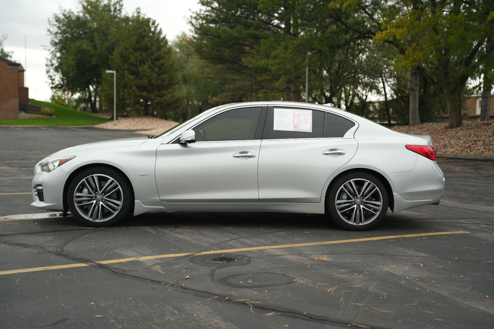 Used 2017 INFINITI Q50 Sport w/ Driver Assistance Package AWD/4WD image 2