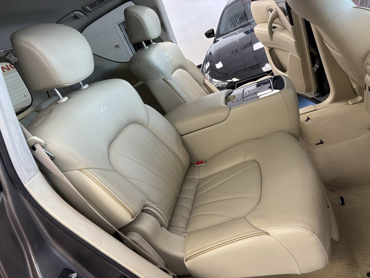 Used 2014 INFINITI QX80 2WD w/ Deluxe Touring Package image 27