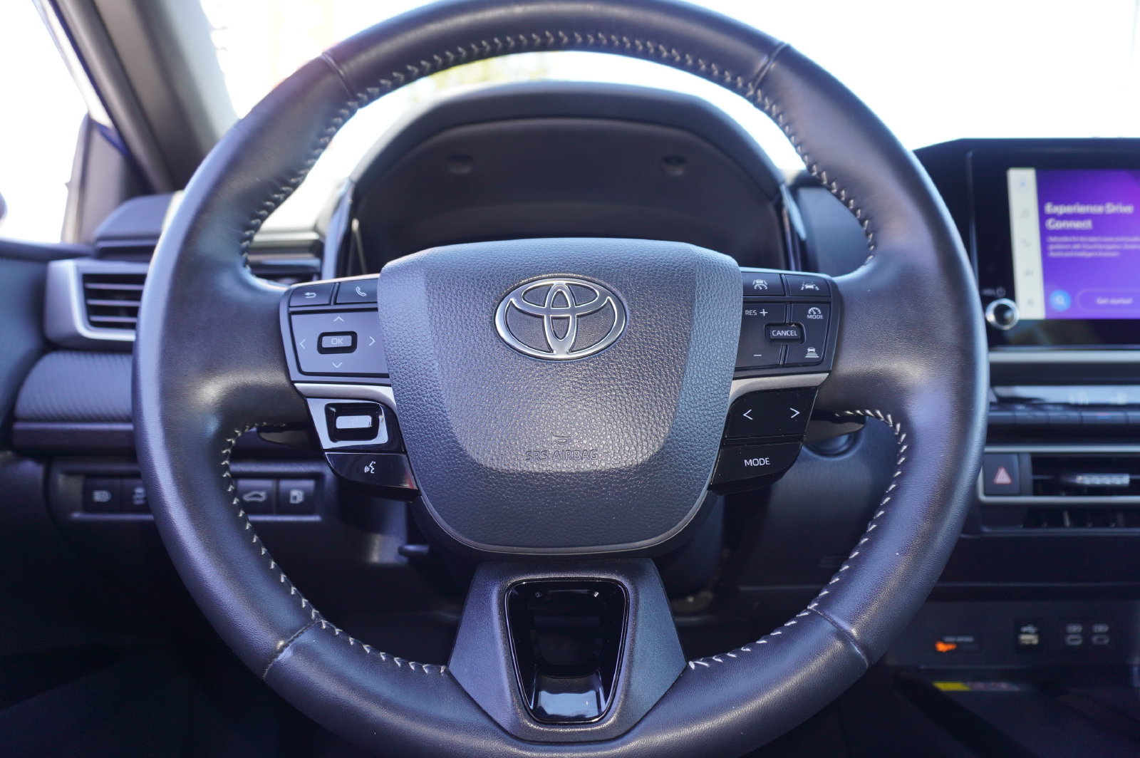 Certified 2025 Toyota Camry SE FWD image 19
