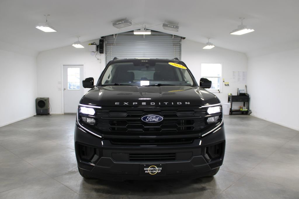 Used 2025 Ford Expedition Active video 3