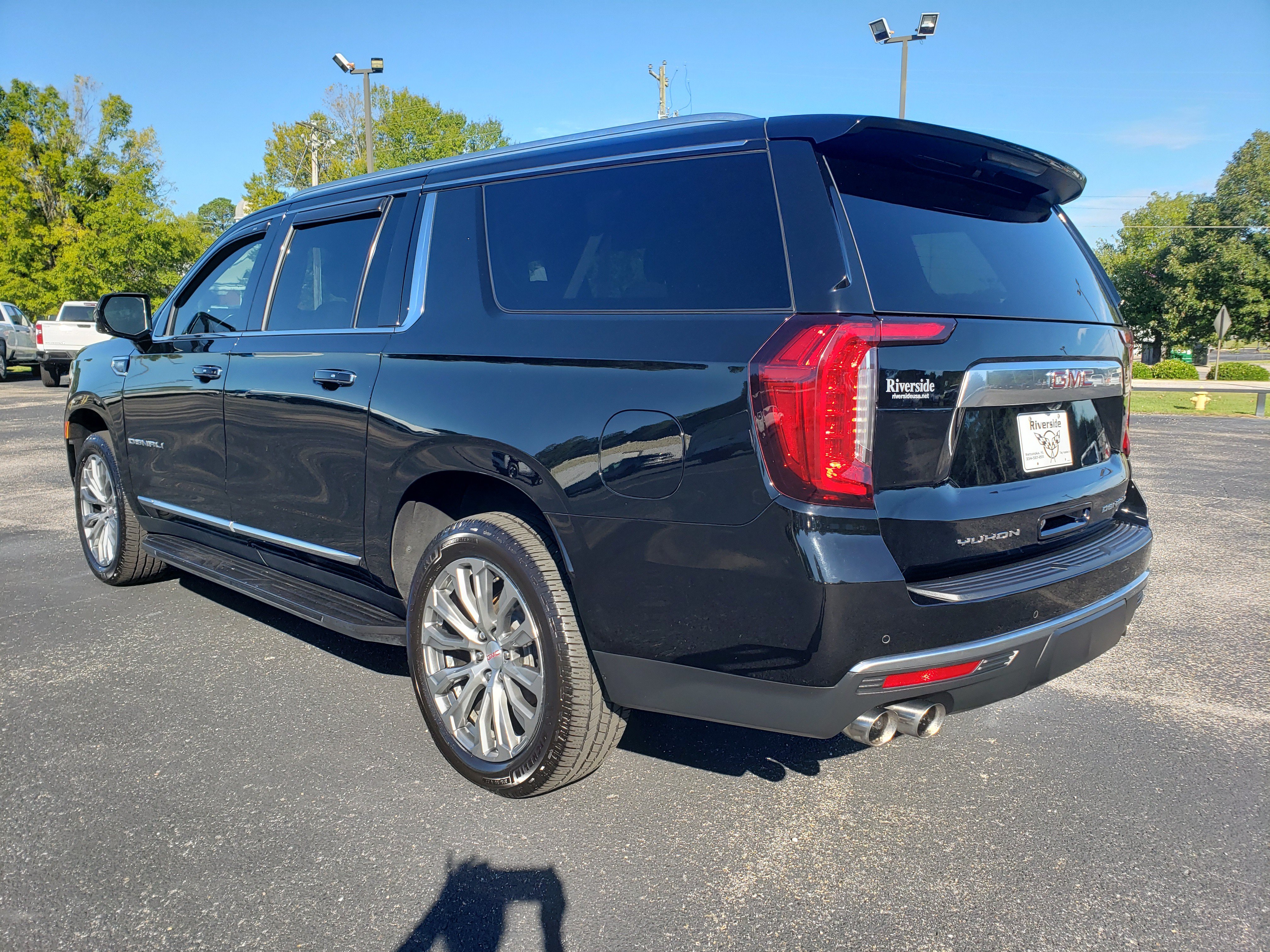 Used 2021 GMC Yukon XL Denali AWD/4WD image 4