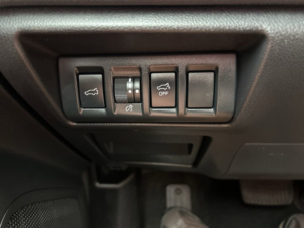 Used 2025 Subaru Outback Premium image 30