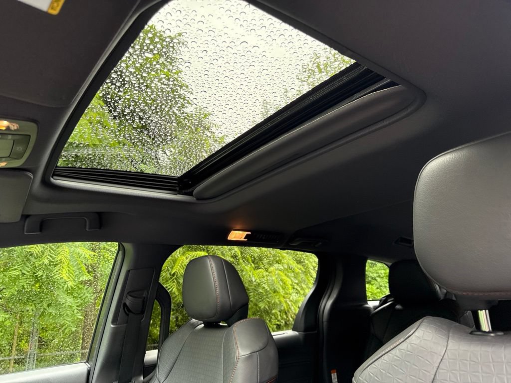 Used 2022 Toyota Sienna XSE w/ XSE Plus Package FWD image 24