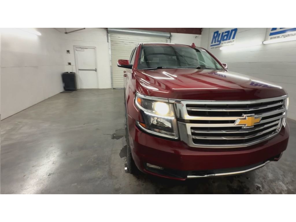 Used 2018 Chevrolet Suburban LT image 3