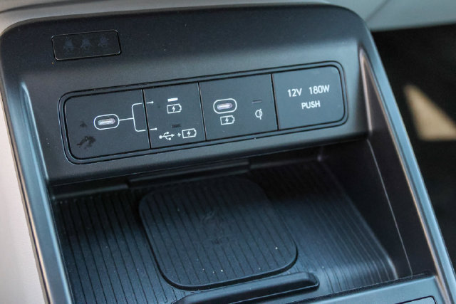 Used 2024 Hyundai Kona SEL w/ Convenience Package FWD image 22