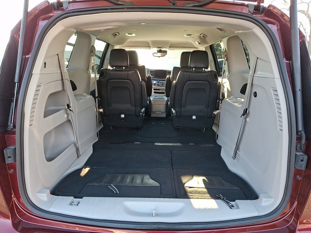 Used 2023 Chrysler Pacifica Touring-L FWD image 26