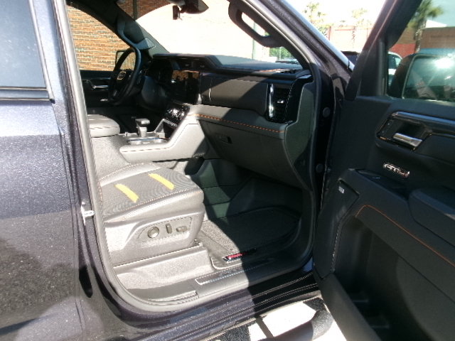 Used 2024 GMC Sierra 1500 AT4 w/ Technology Package AWD/4WD image 12