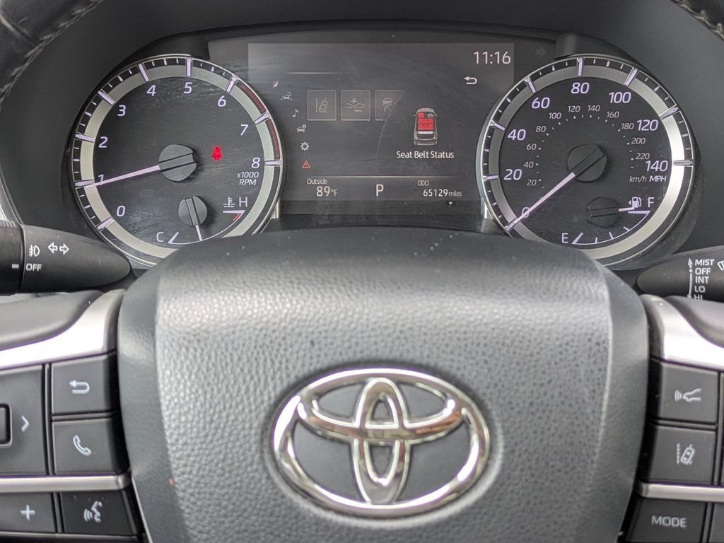 Used 2023 Toyota Highlander XLE FWD image 28