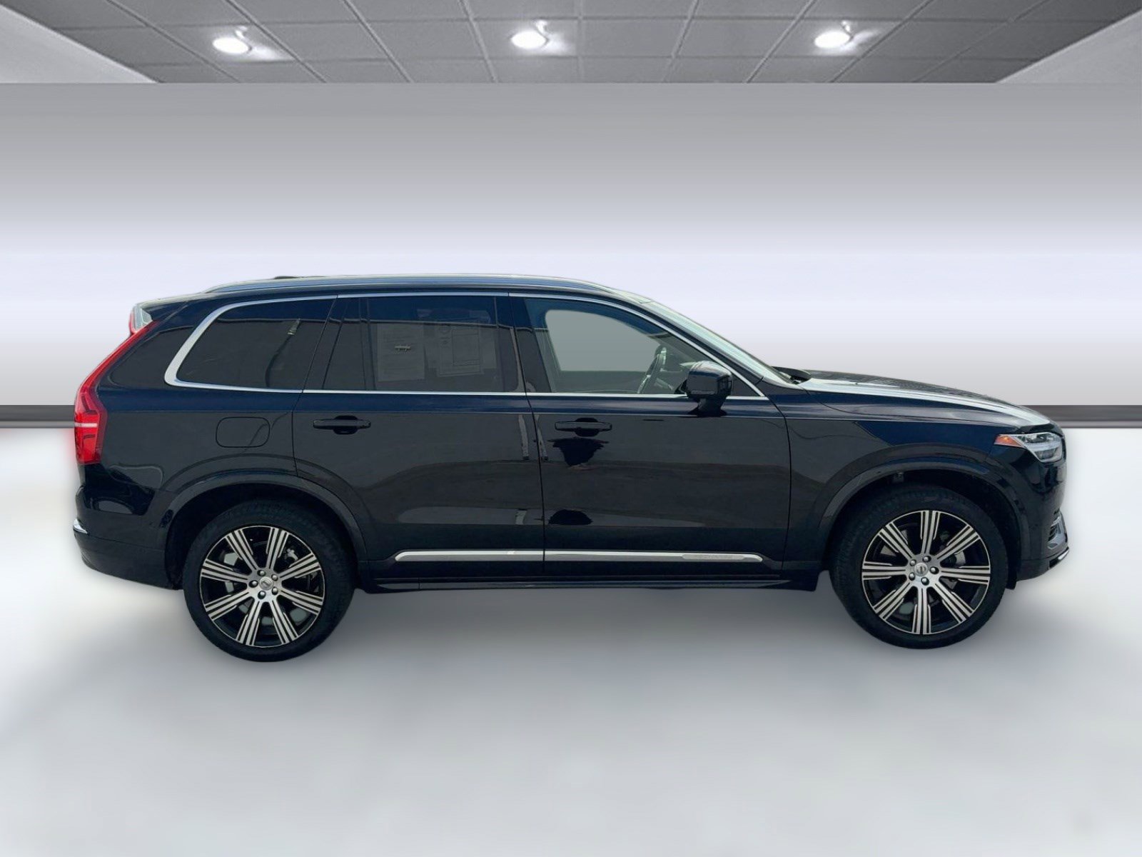 Certified 2024 Volvo XC90 T8 Ultimate w/ Protection Package Premier image 7