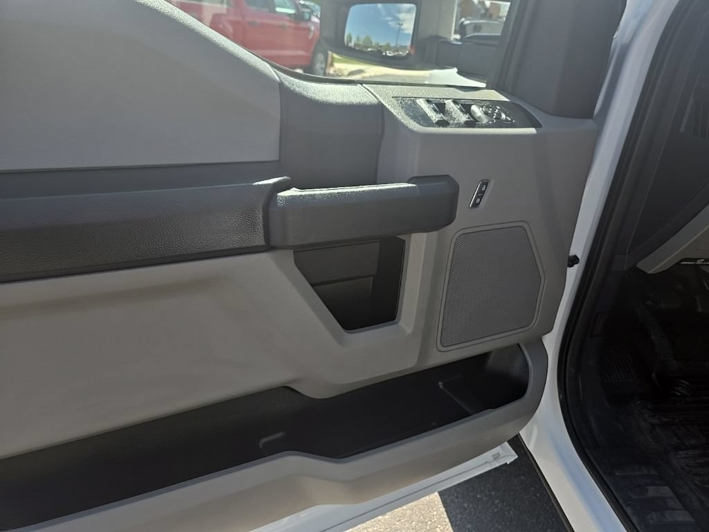 Used 2022 Ford F250 XL w/ Power Equipment Group AWD/4WD image 8
