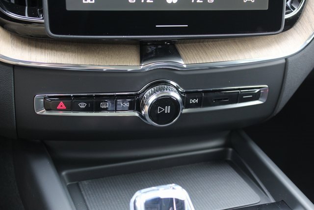 New 2026 Volvo XC60 B5 Plus w/ Protection Package Premier image 27