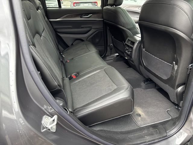 Used 2026 Jeep Grand Cherokee Altitude image 24