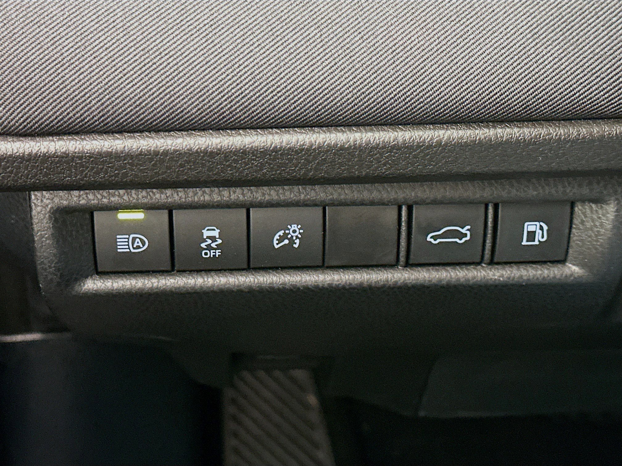 Used 2025 Toyota Camry LE image 17