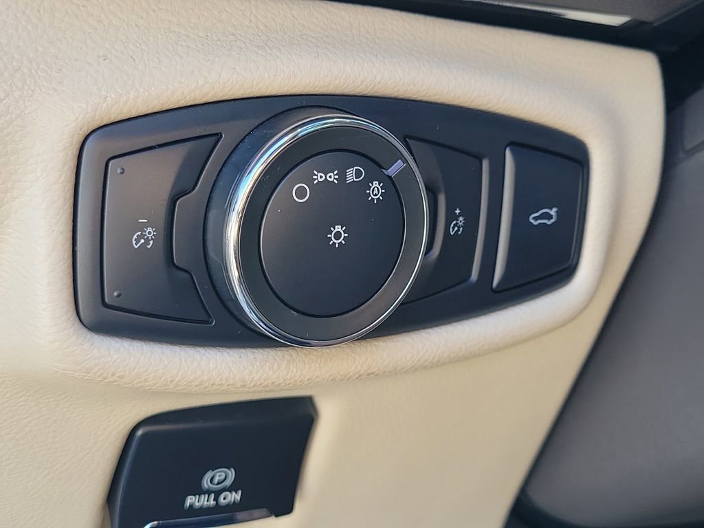 Used 2017 Lincoln MKZ Reserve image 31