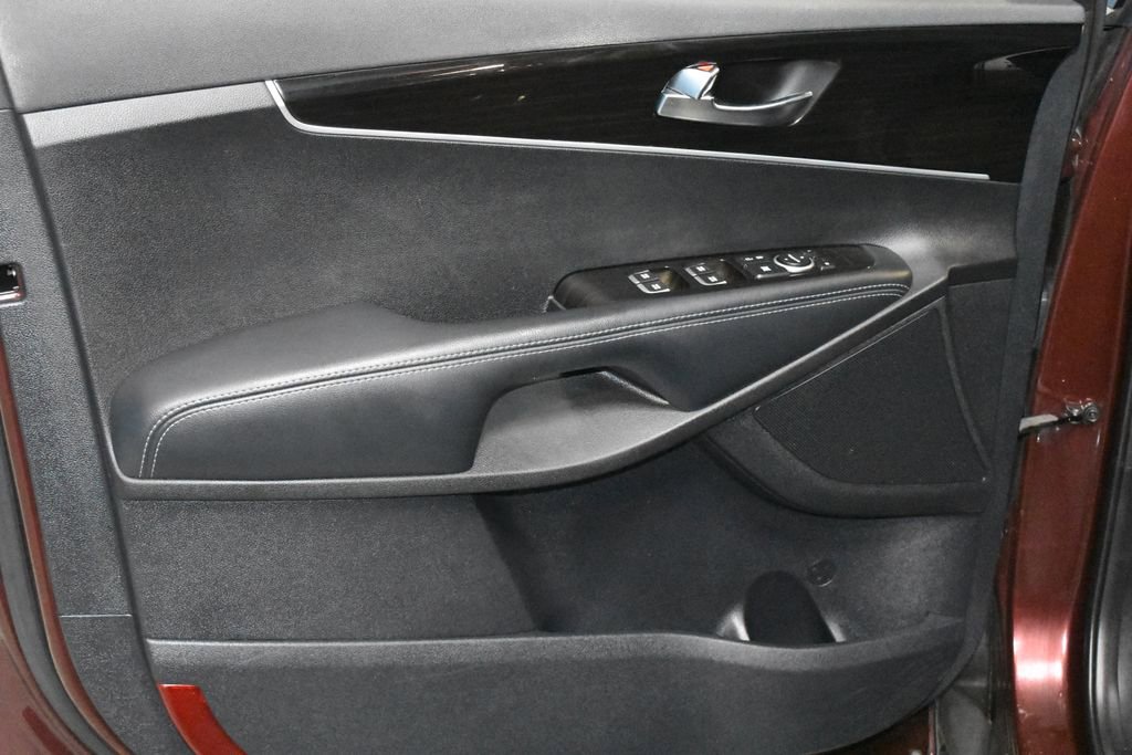 Used 2019 Kia Sorento FWD image 4