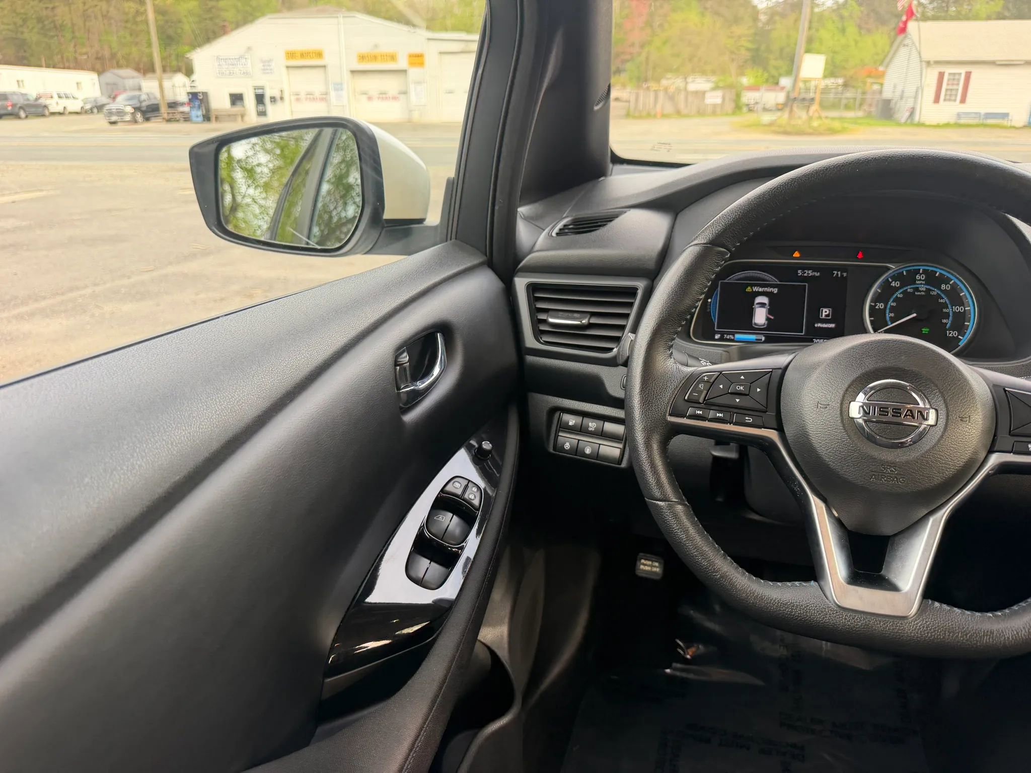 Used 2022 Nissan Leaf SV image 31