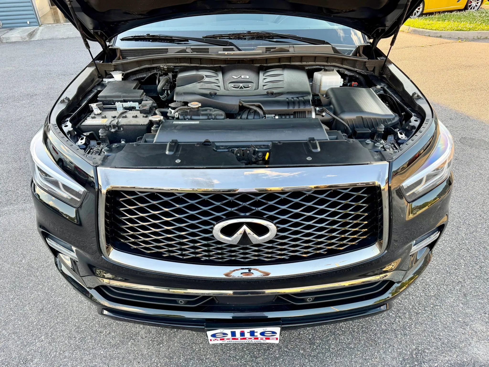 Used 2024 INFINITI QX80 Premium Select w/ Cargo Package AWD/4WD image 9