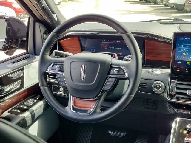 Certified 2024 Lincoln Navigator Reserve AWD/4WD image 20