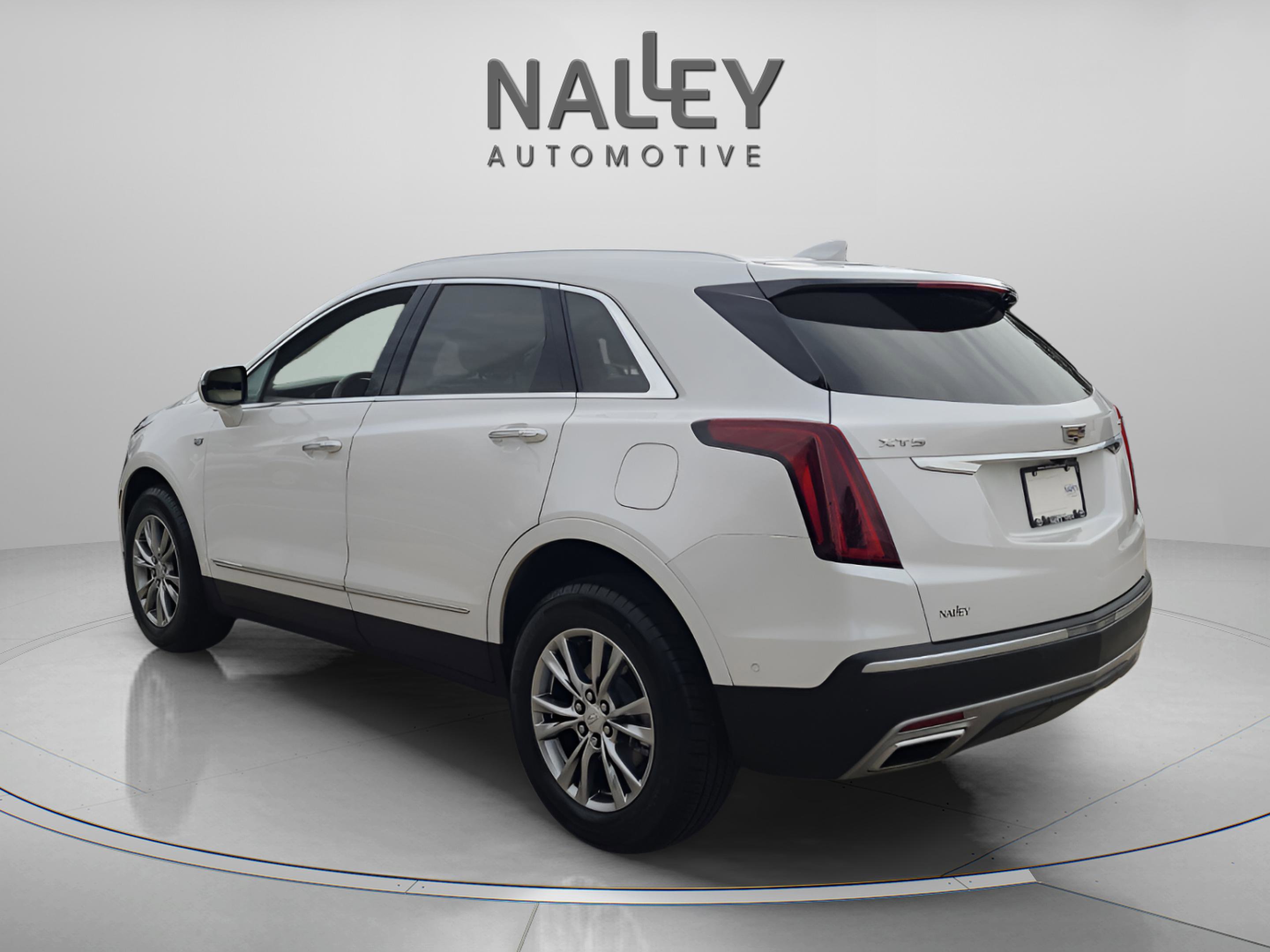 Used 2022 Cadillac XT5 Premium Luxury w/ Technology Package image 3