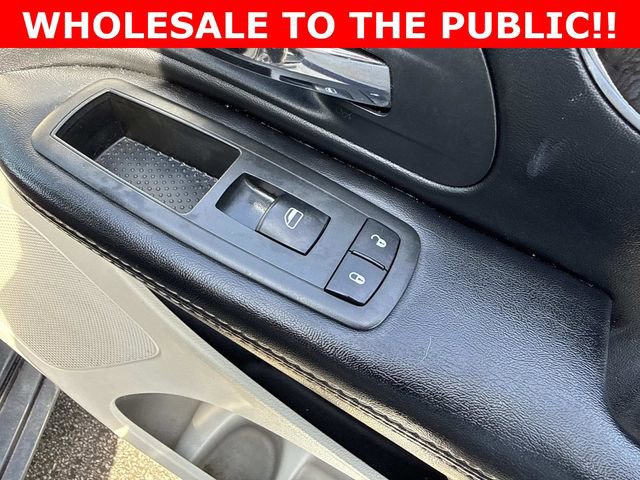 Used 2014 Chrysler Town & Country Touring image 17