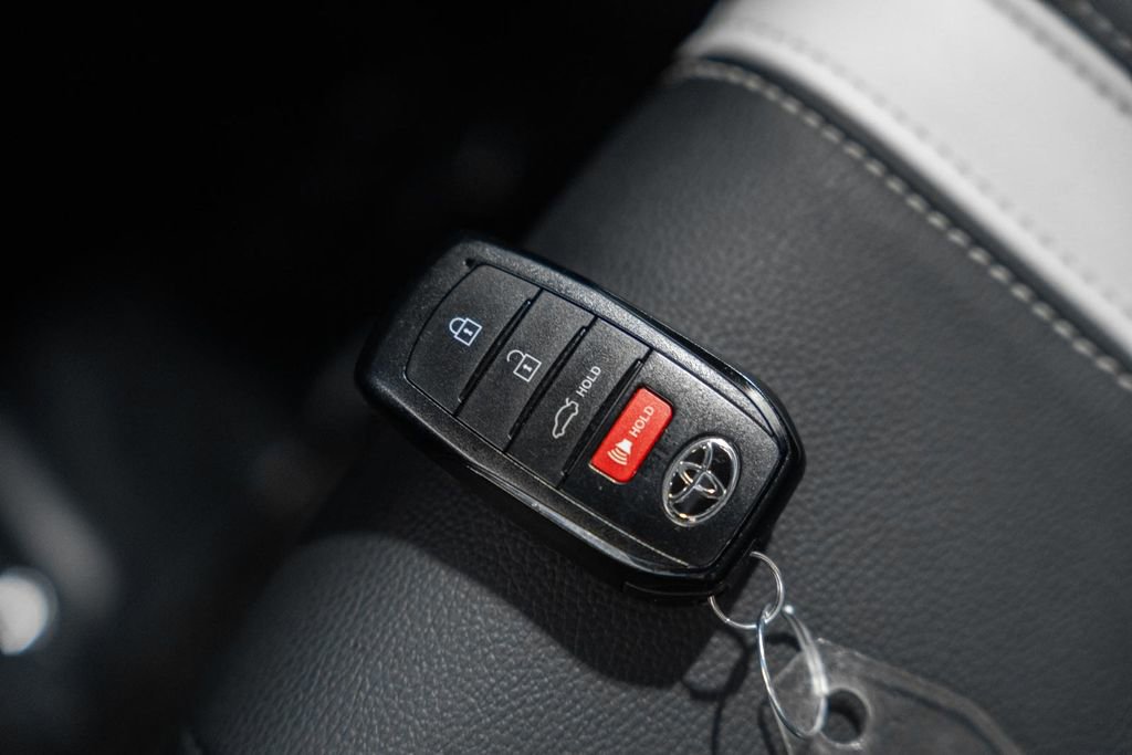 Used 2025 Toyota Camry SE image 44