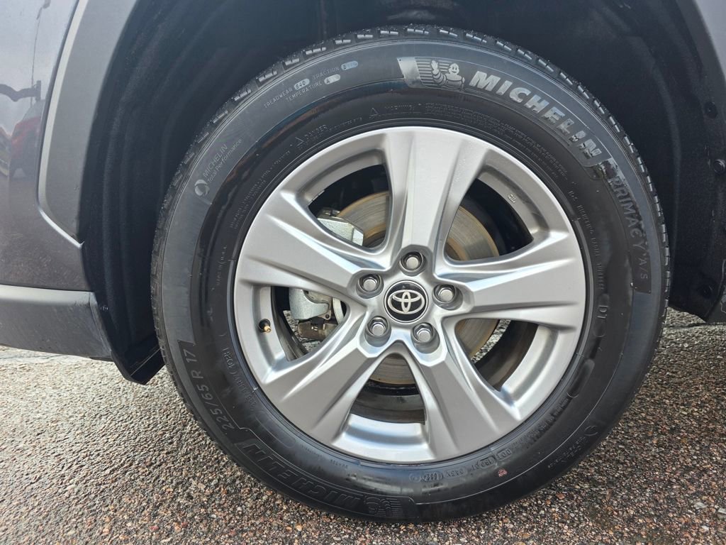 Used 2024 Toyota RAV4 XLE image 37