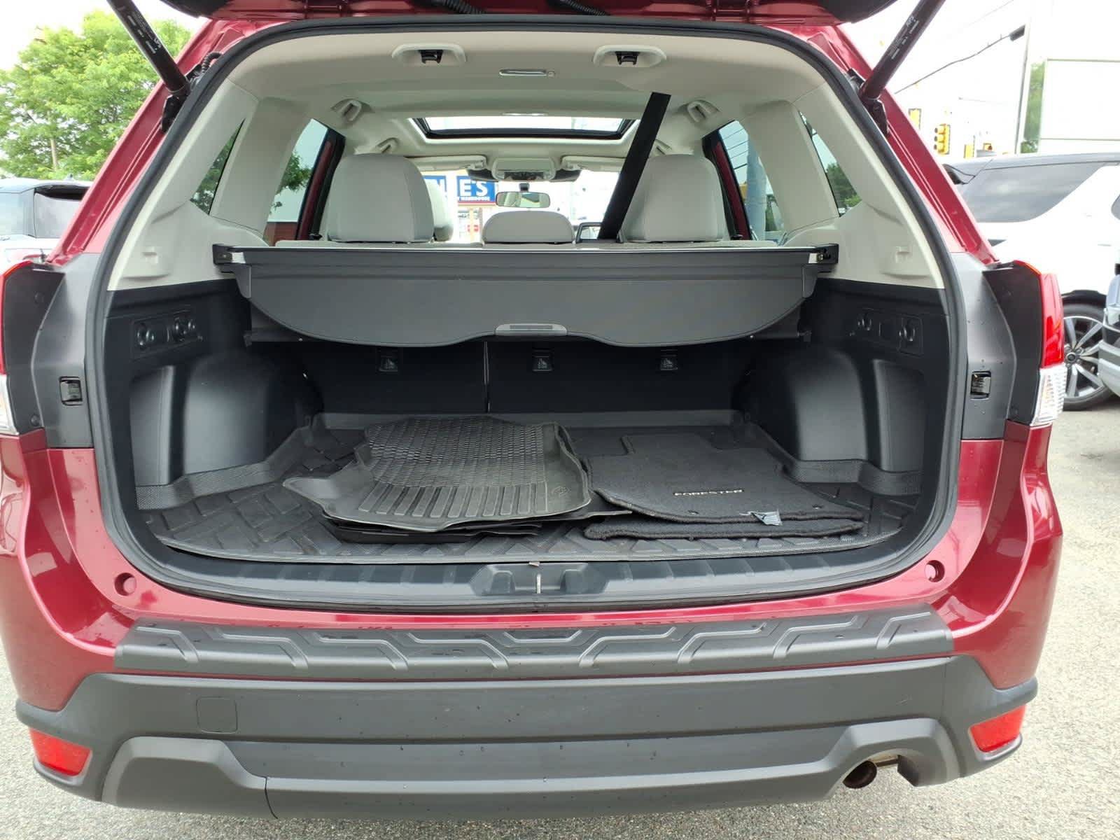 Used 2022 Subaru Forester Premium AWD/4WD image 16
