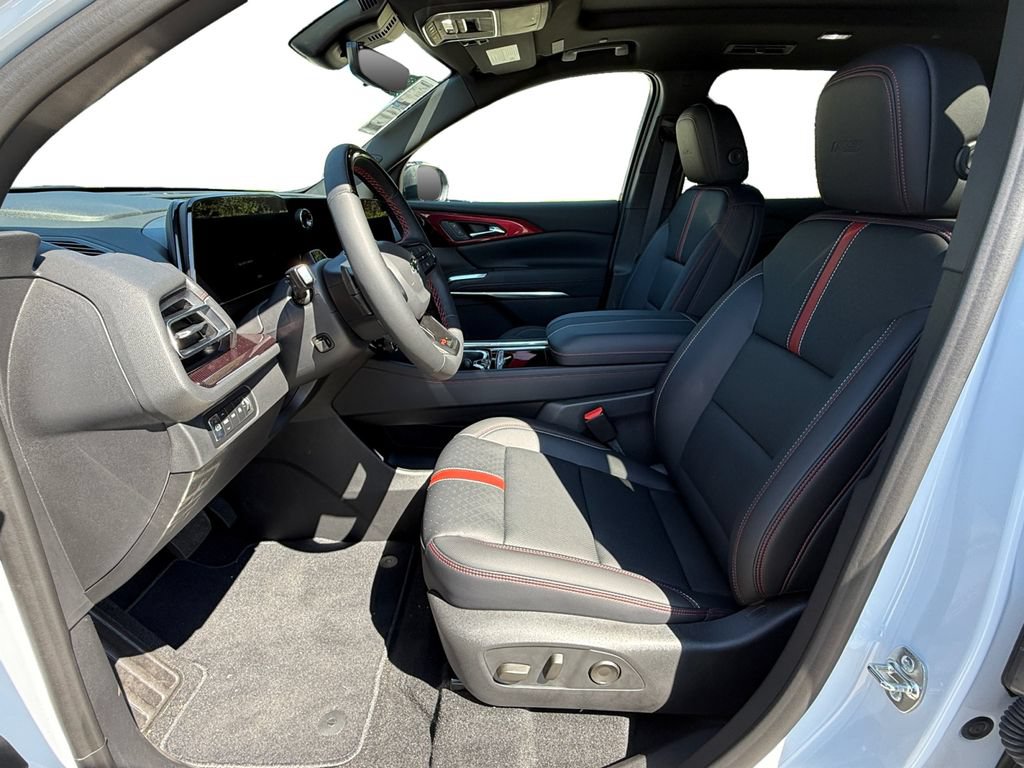 New 2026 Chevrolet Traverse RS w/ LPO, Floor Liner Package AWD/4WD image 9