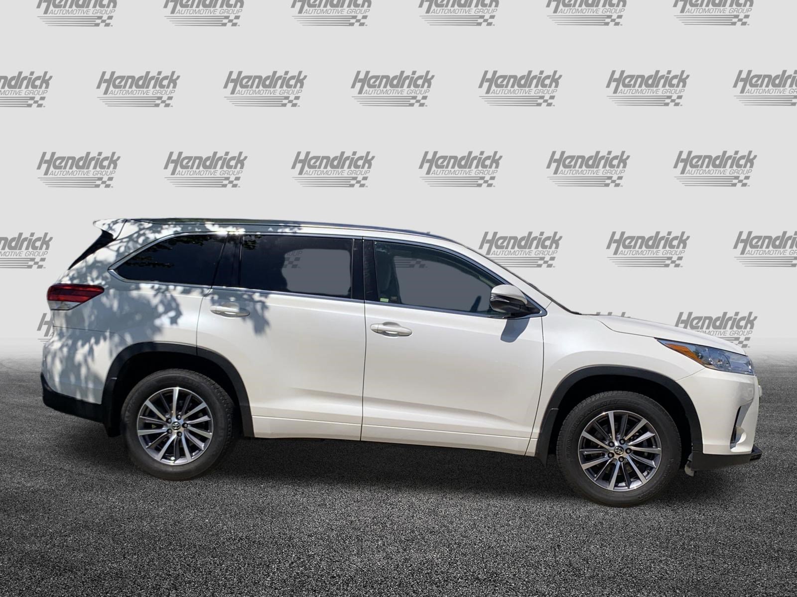 Used 2017 Toyota Highlander XLE image 11