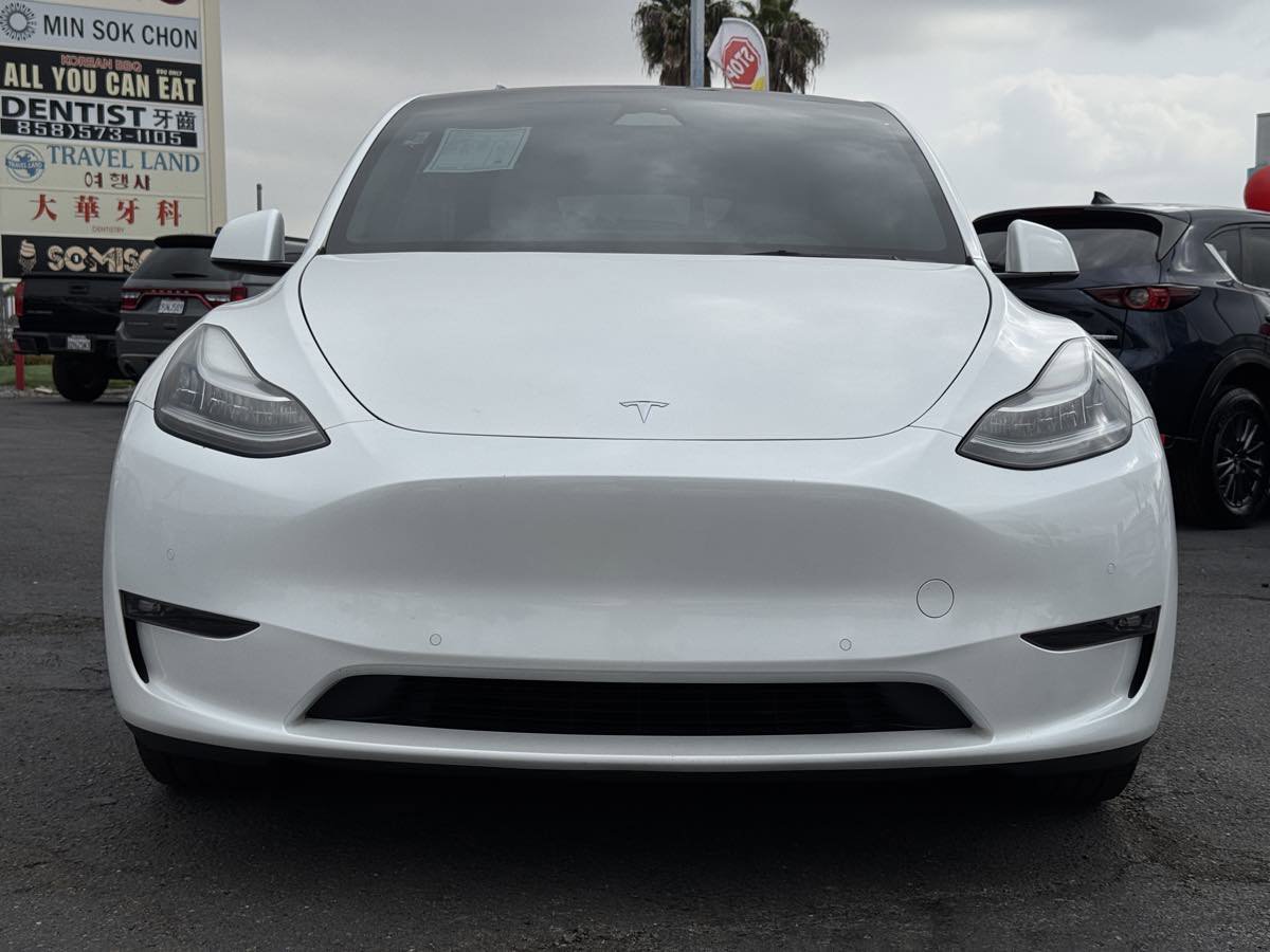 Used 2022 Tesla Model Y Long Range AWD/4WD image 6