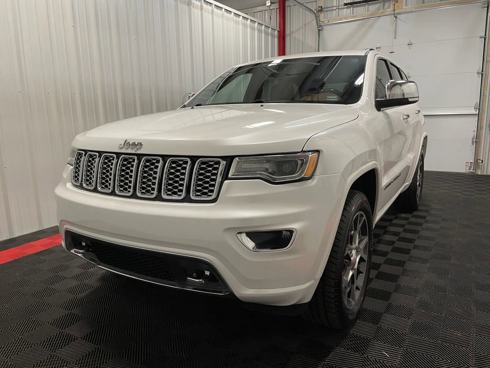 Used 2020 Jeep Grand Cherokee Overland image 9
