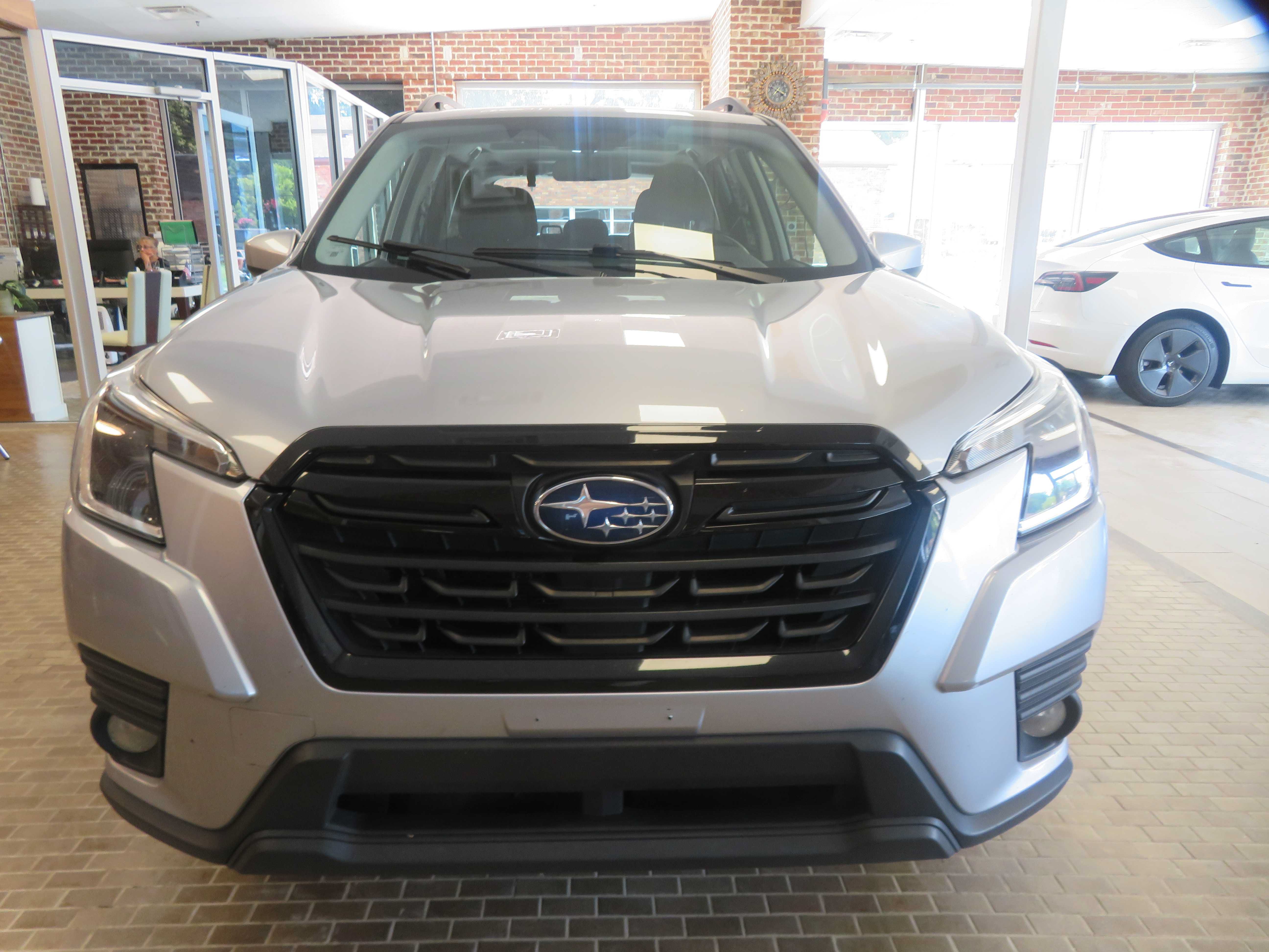 Used 2023 Subaru Forester Premium AWD/4WD image 62