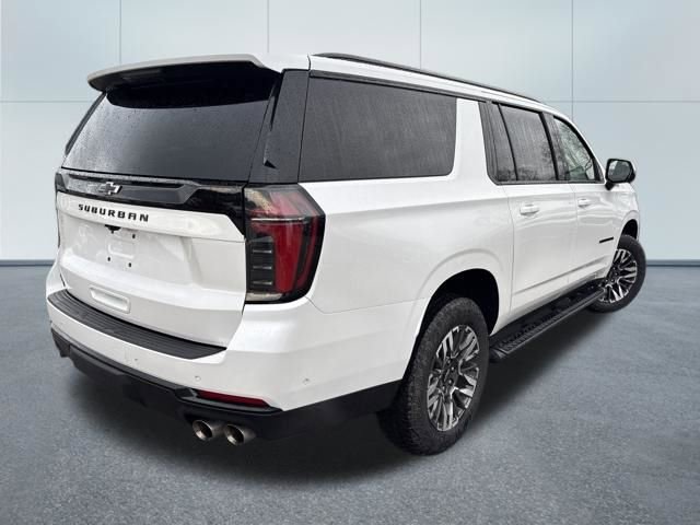 Used 2025 Chevrolet Suburban Z71 image 4