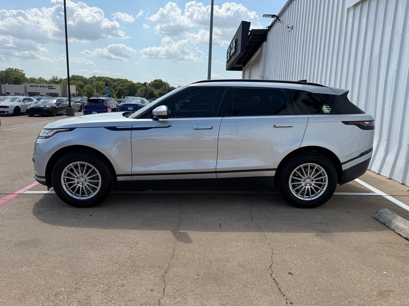 Used 2019 Land Rover Range Rover Velar AWD/4WD image 3
