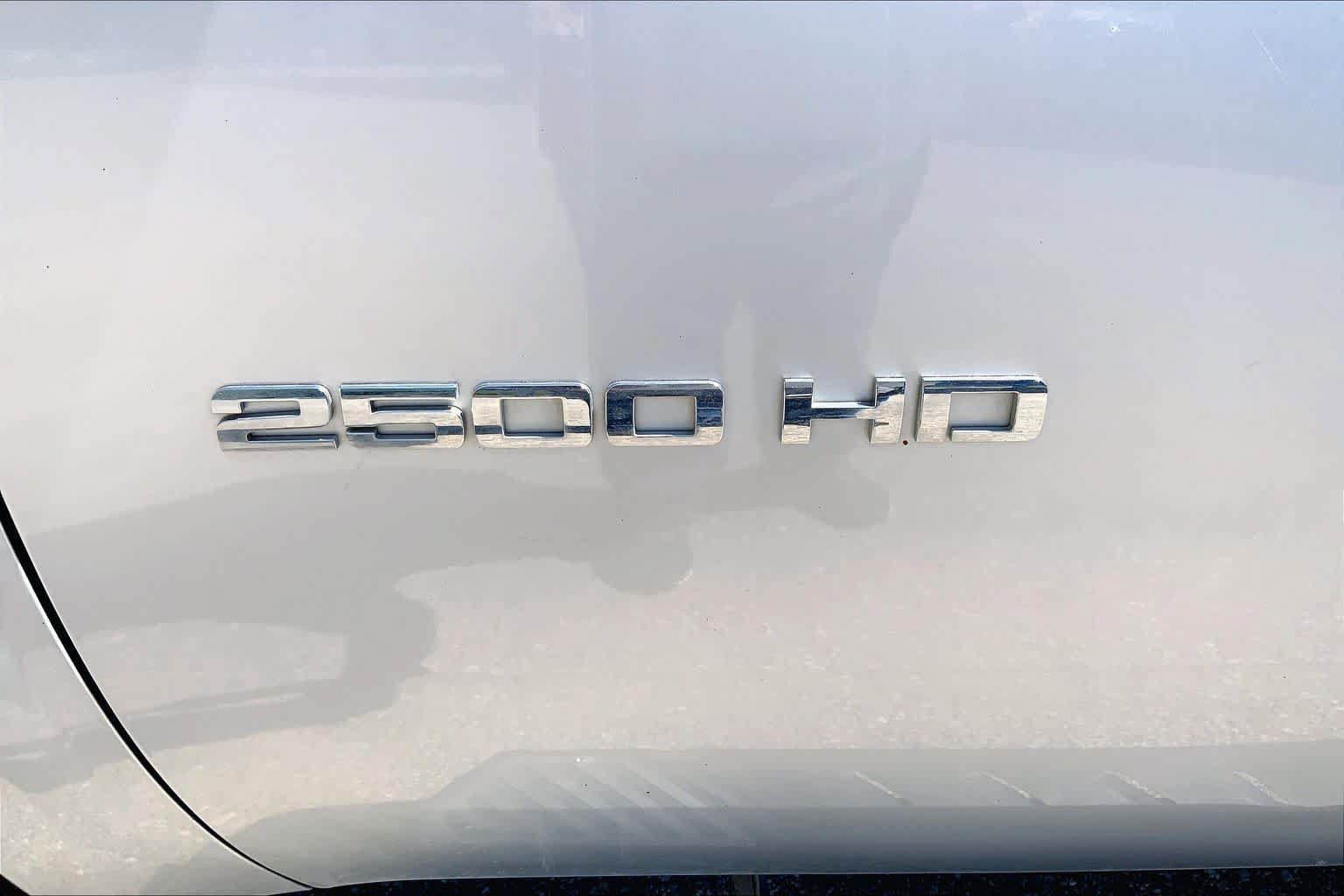 Used 2014 GMC Sierra 2500 SLT w/ Suspension Package, Off-Road AWD/4WD image 9