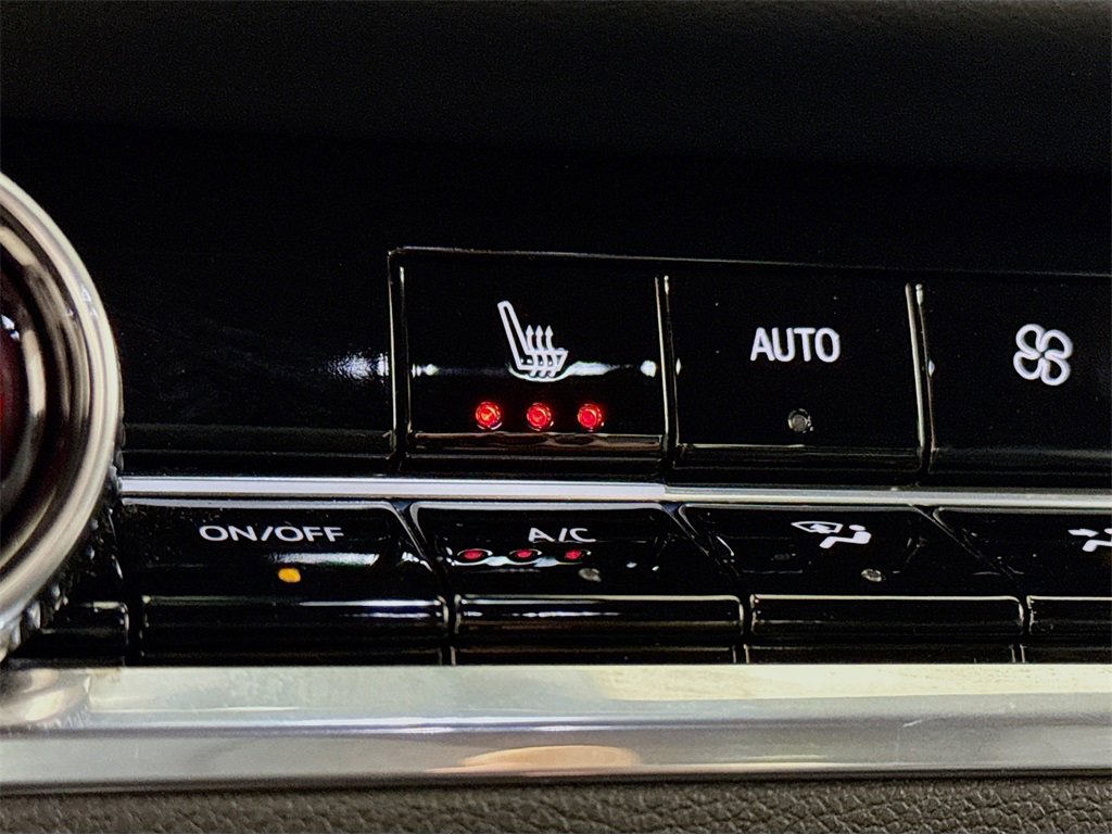 Certified 2025 Chevrolet Equinox LT w/ Convenience Package II image 18