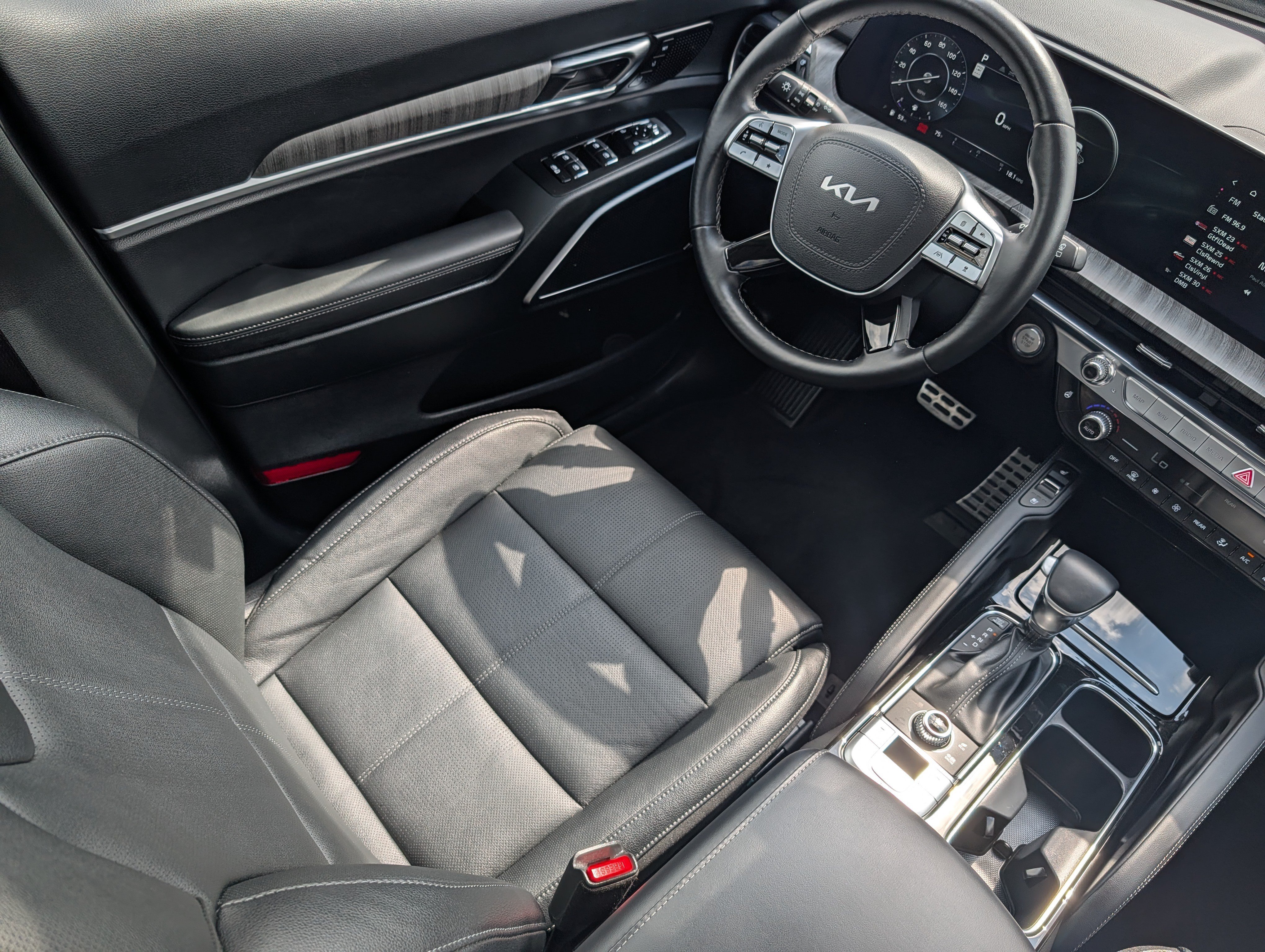Certified 2025 Kia Telluride SX w/ SX Captain's Chair Package AWD/4WD image 9