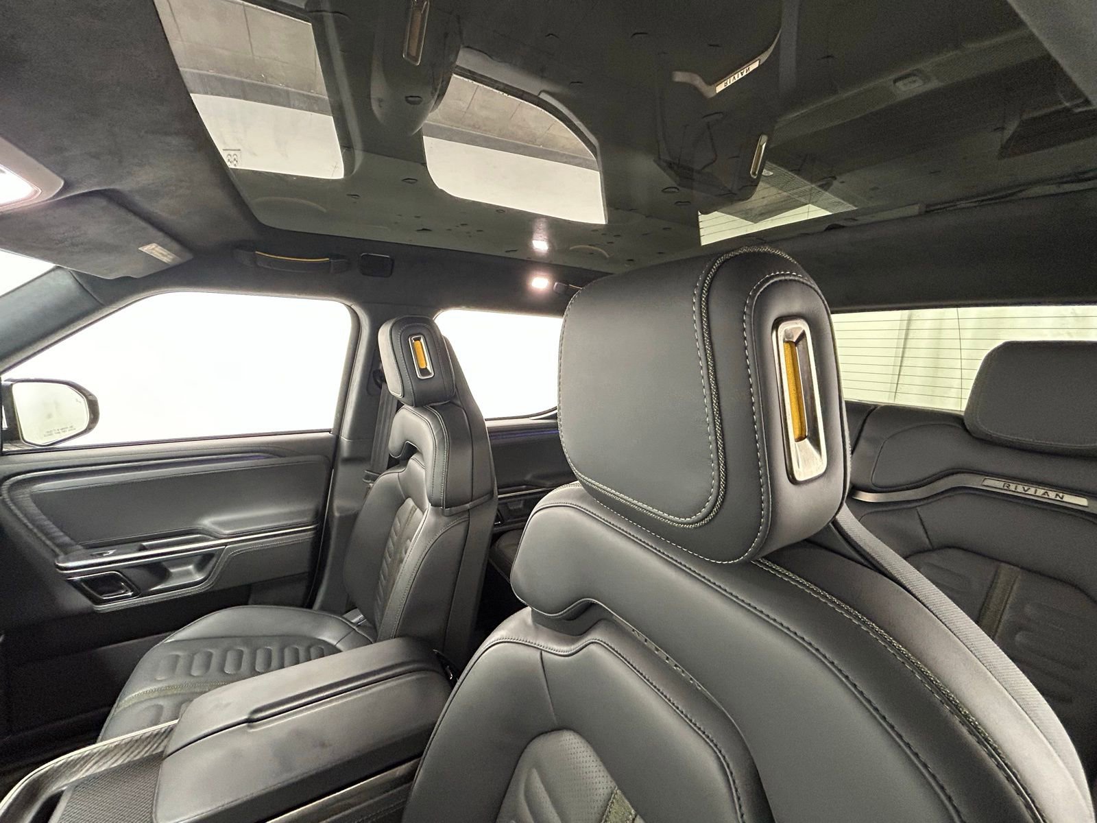 Used 2022 Rivian R1T Adventure image 27