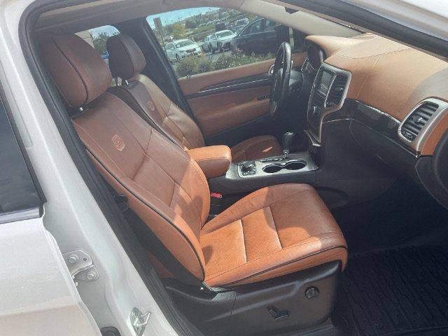 Used 2013 Jeep Grand Cherokee Overland Summit AWD/4WD image 10