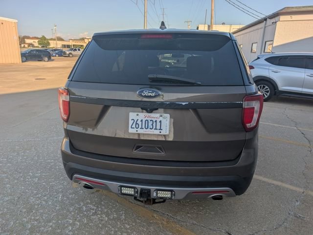 Used 2016 Ford Explorer XLT w/ Equipment Group 202A AWD/4WD image 4