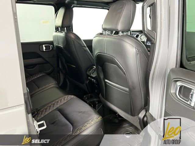 Used 2023 Jeep Gladiator Overland AWD/4WD image 13