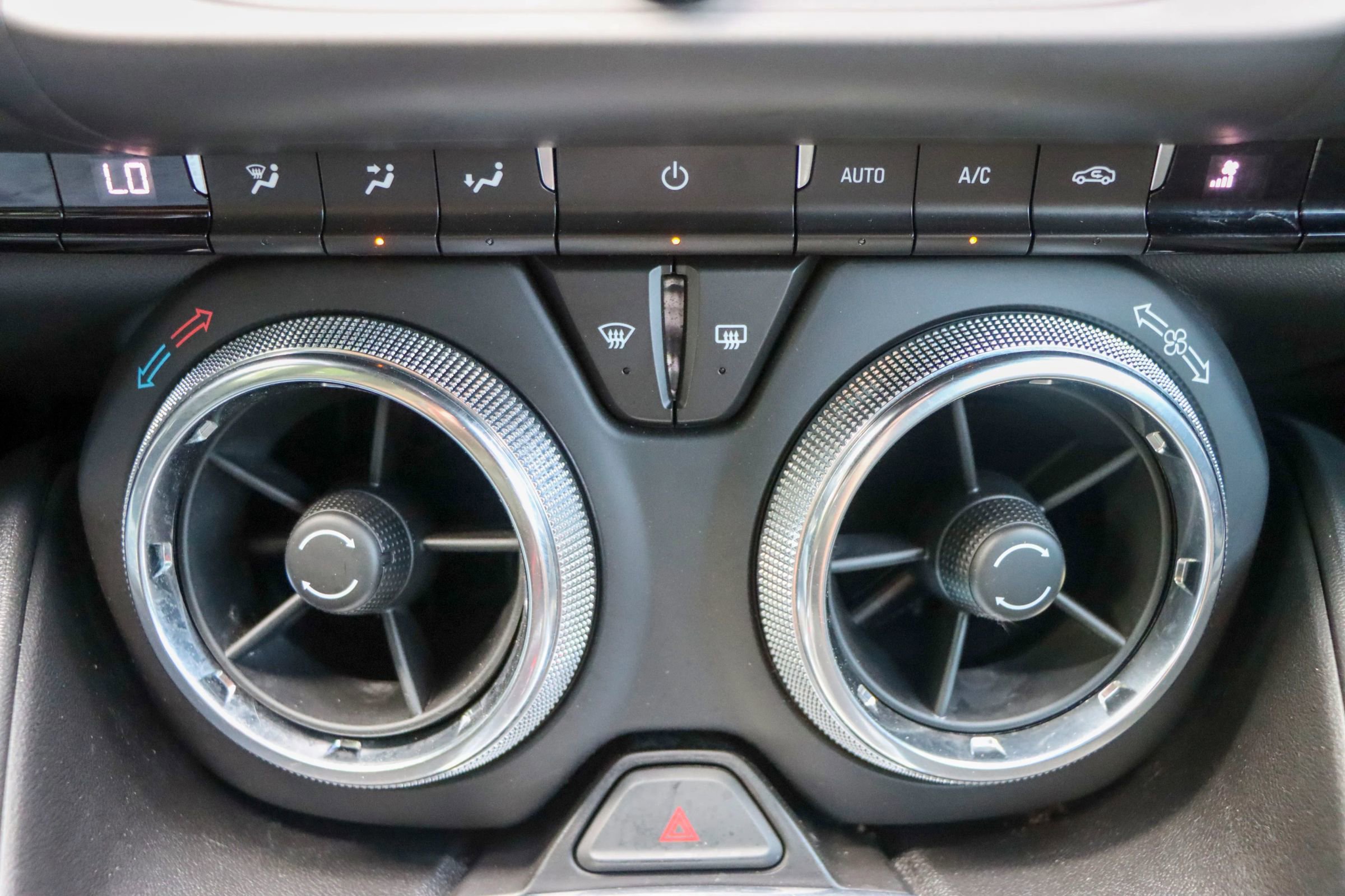 Used 2018 Chevrolet Camaro SS image 34