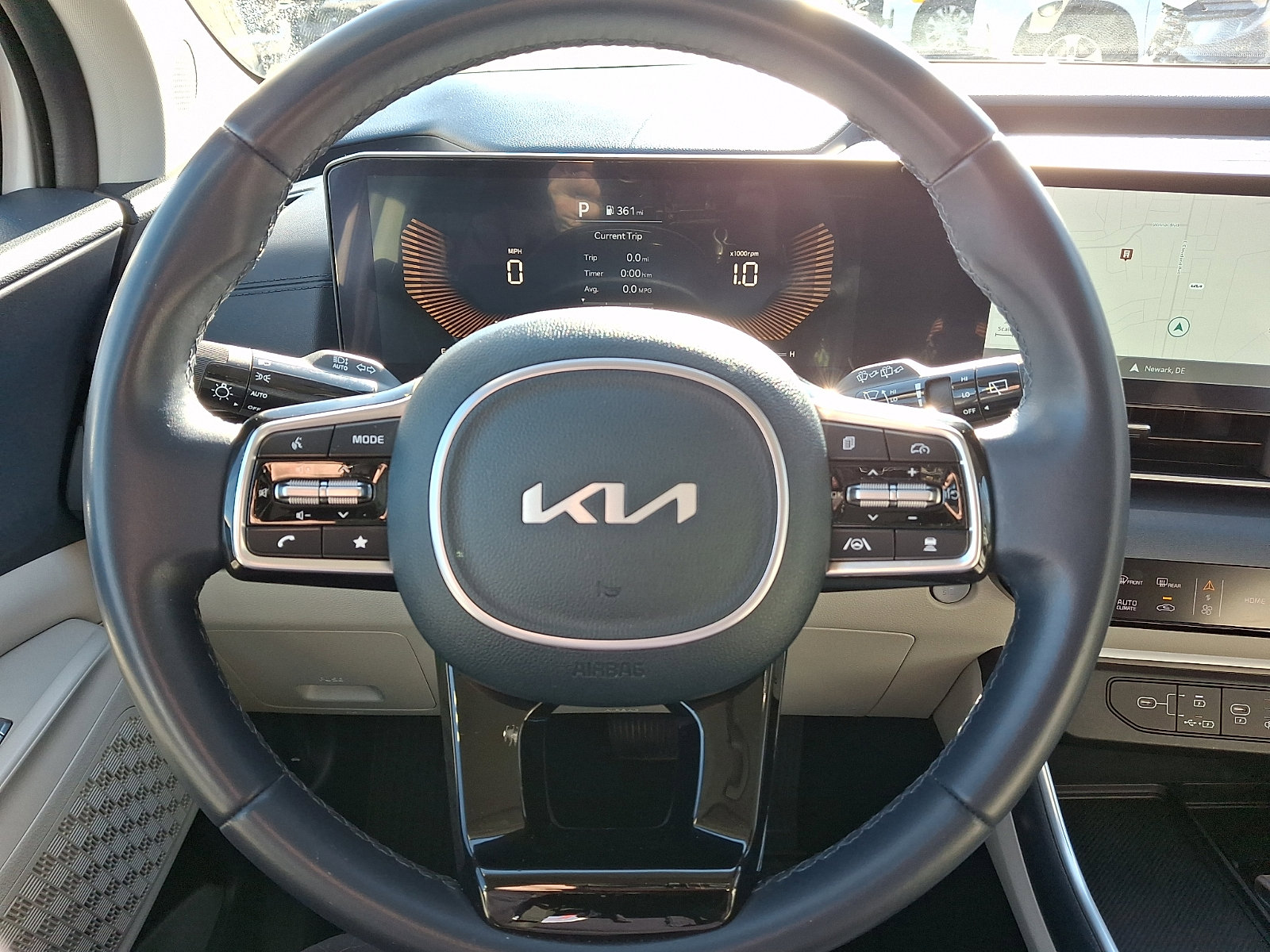 Certified 2025 Kia Carnival EX image 16