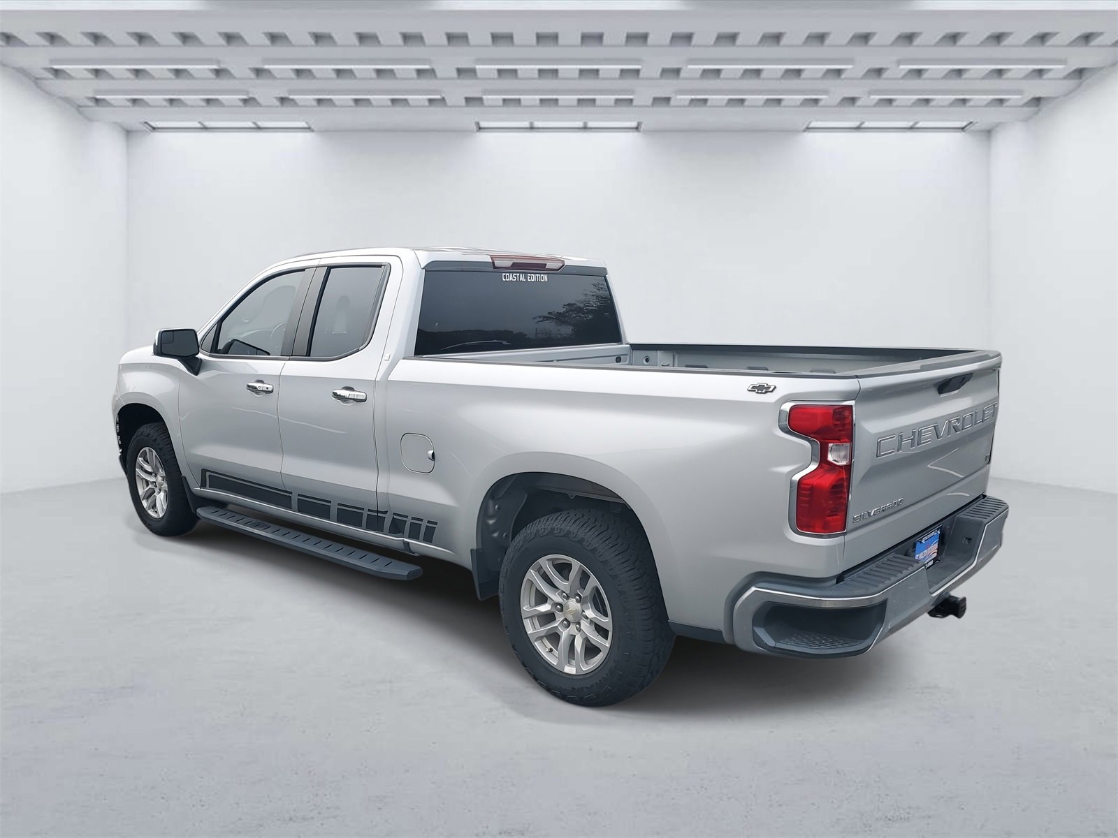 Used 2020 Chevrolet Silverado 1500 LT w/ All-Star Edition image 3