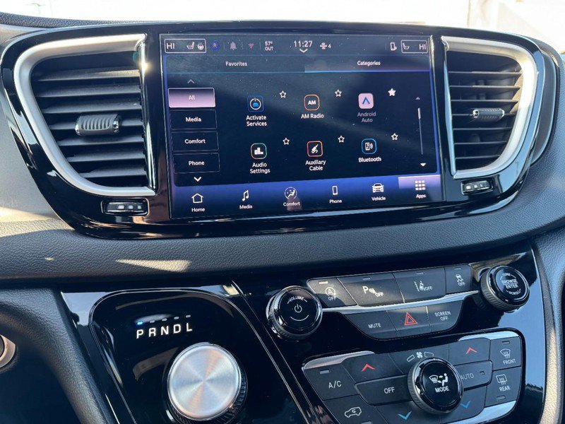 Used 2025 Chrysler Pacifica Select image 23