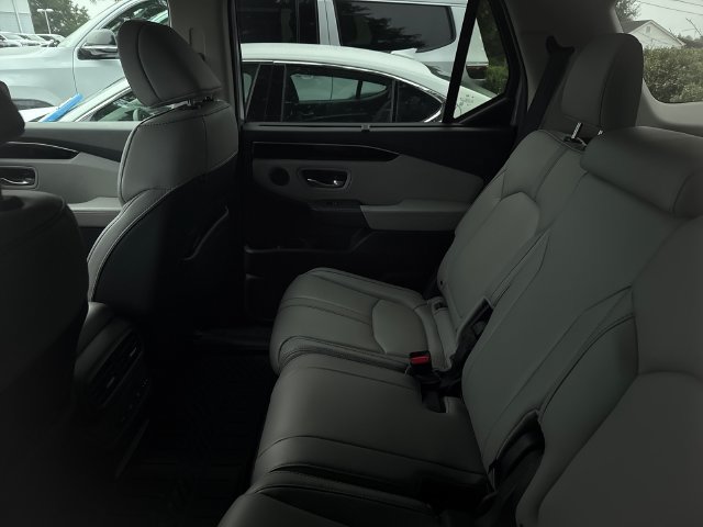 Used 2025 Honda Pilot EX-L image 7
